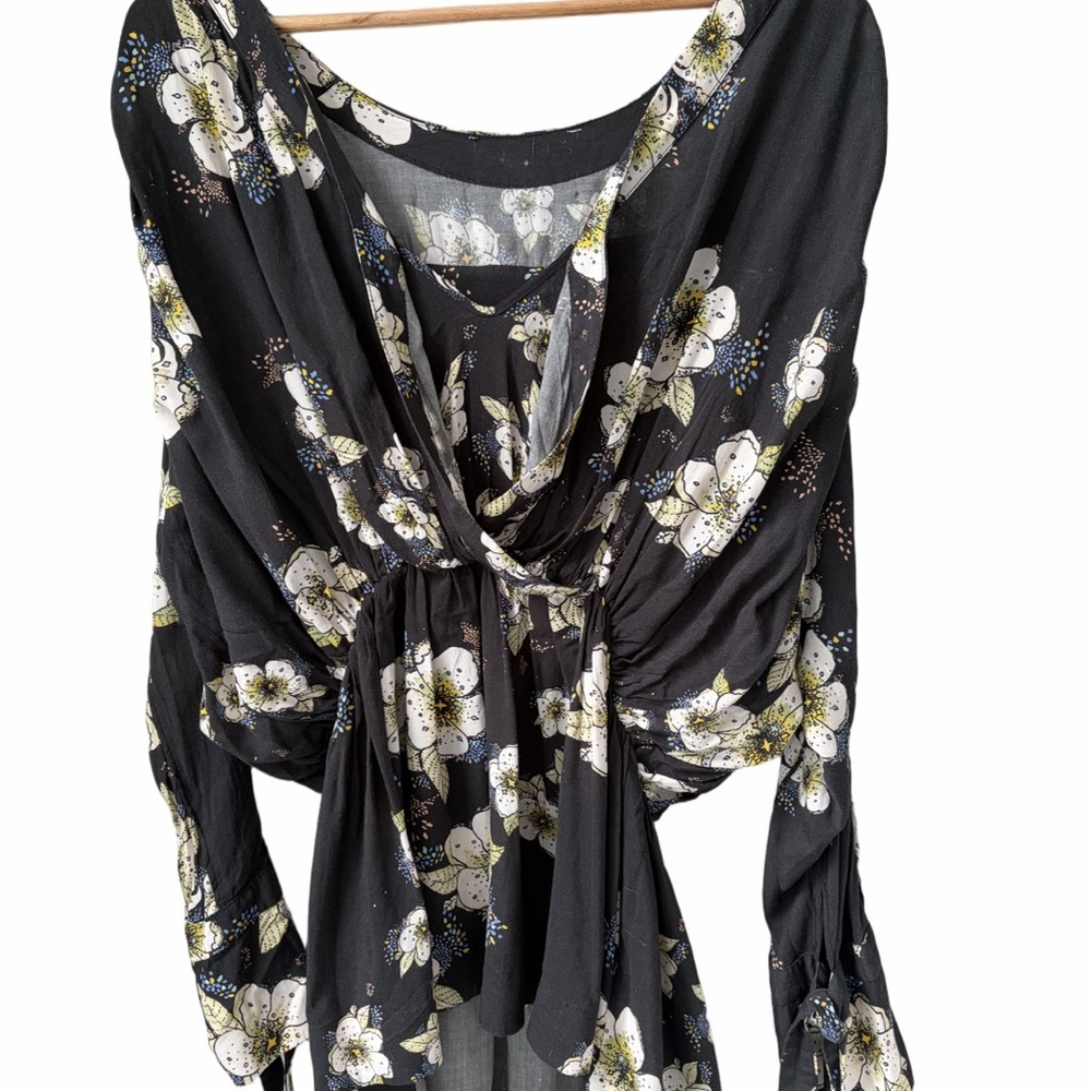Urban Outfitters XL BOHO 100% Rayon Black Floral Long Sleeve Tunic VNeck - Picture 2 of 7